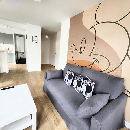 Mickey M'house, Centre Ville,