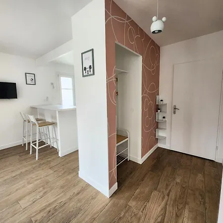 Mickey M'house, Centre Ville,